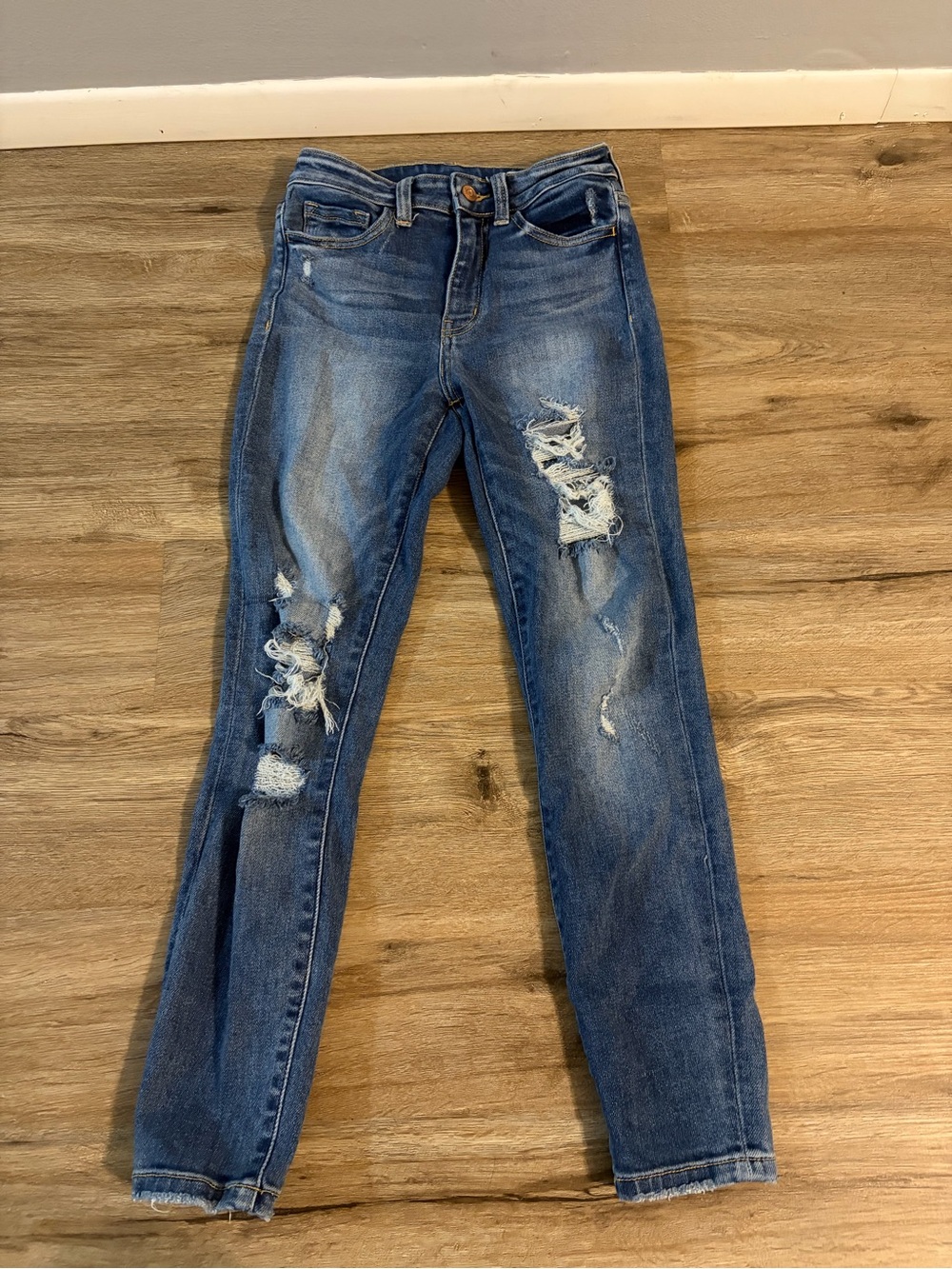 Ripped Mid-Rise Skinny Jeans in Blue